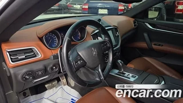 Maserati GHIBLI