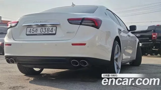 Maserati GHIBLI