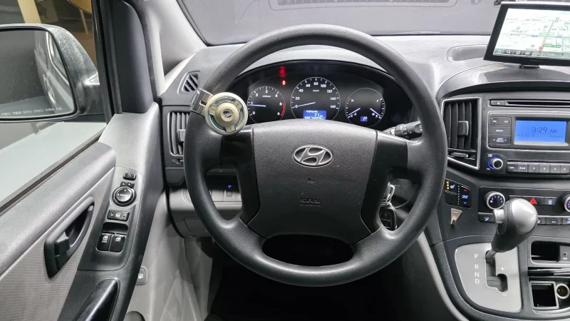 Hyundai Grand Starex