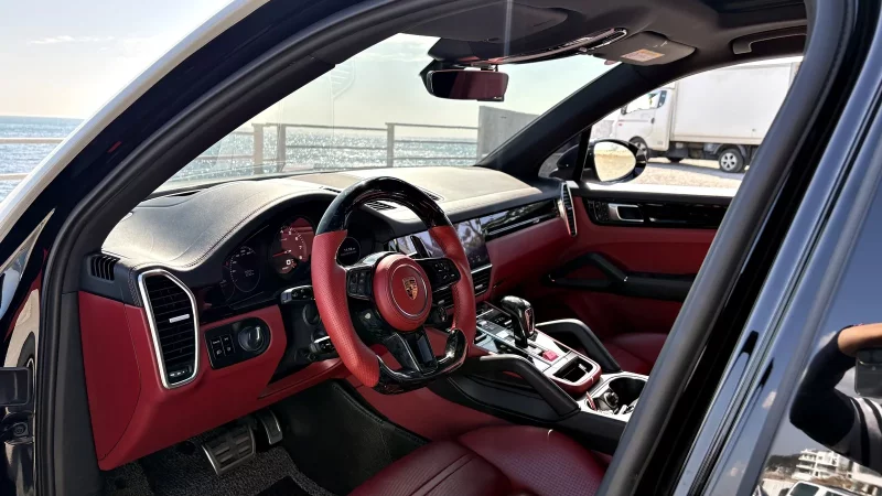 Porsche CAYENNE