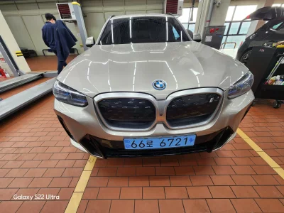 BMW iX3