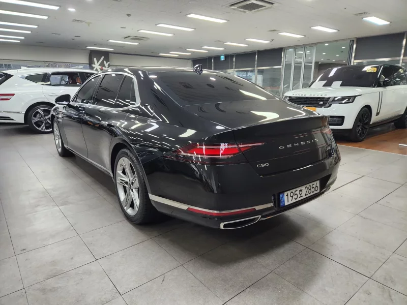 Genesis G90