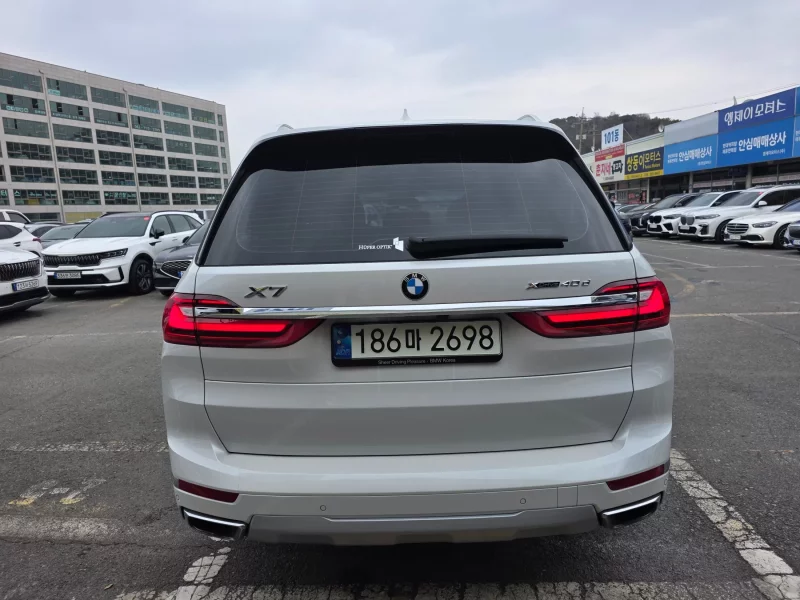 BMW X7