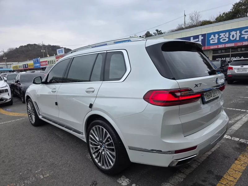BMW X7