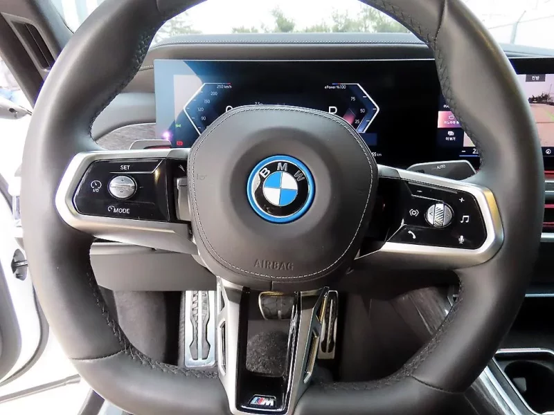 BMW i7