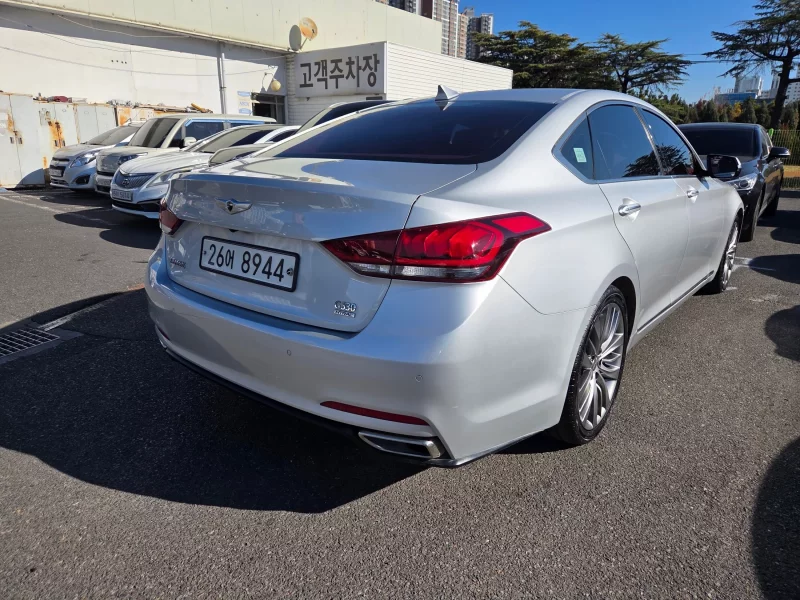 Hyundai Genesis
