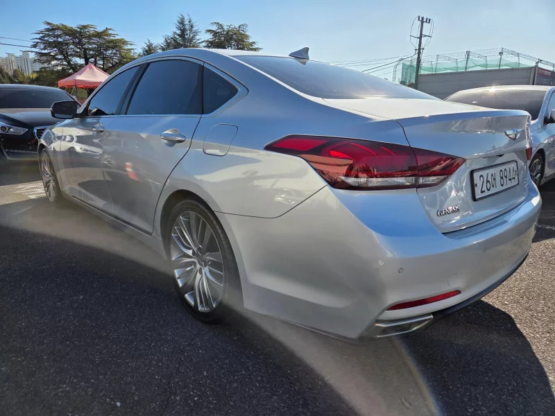 Hyundai Genesis