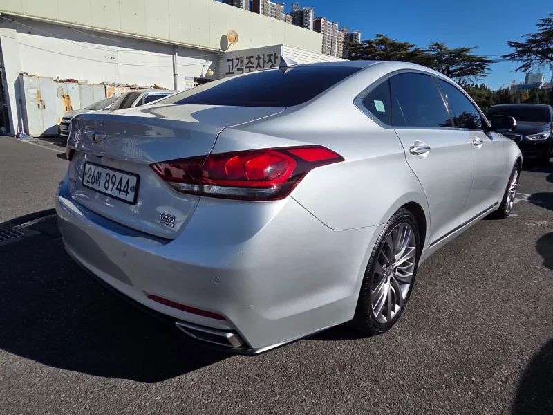 Hyundai Genesis
