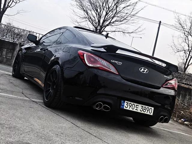 Hyundai Genesis