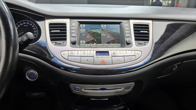 Hyundai Genesis