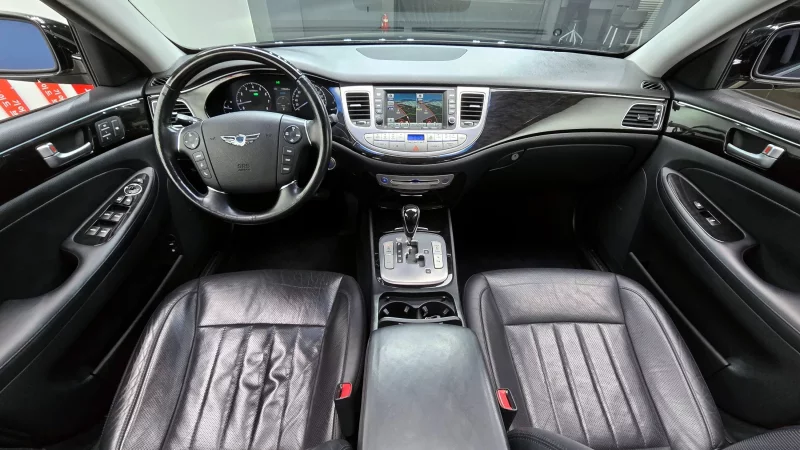 Hyundai Genesis