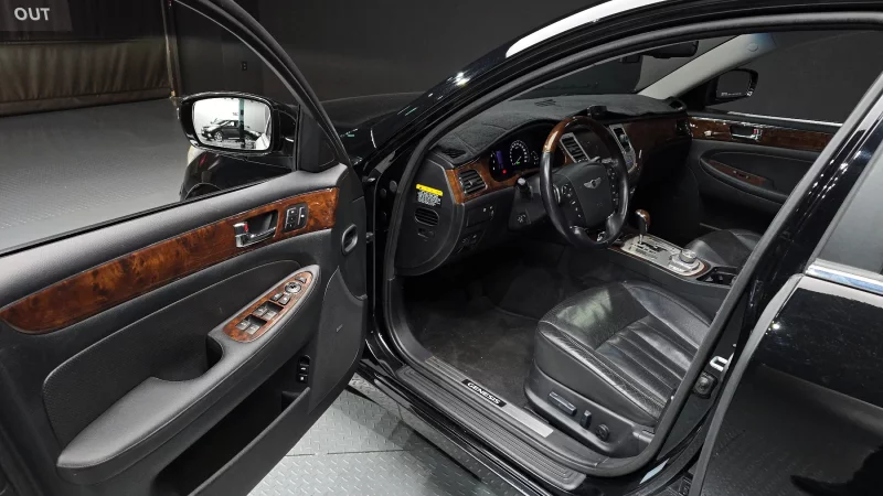Hyundai Genesis
