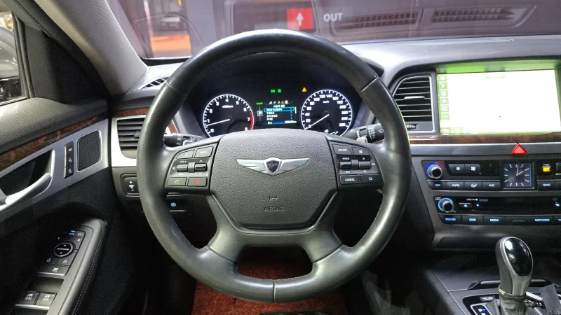 Hyundai Genesis