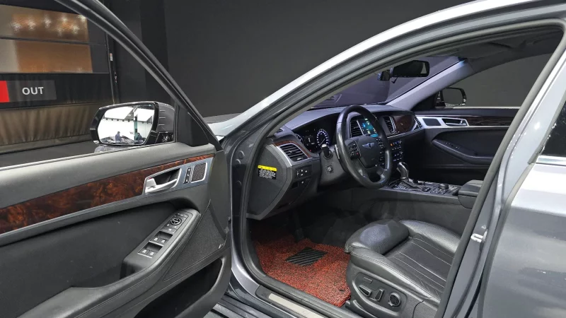 Hyundai Genesis