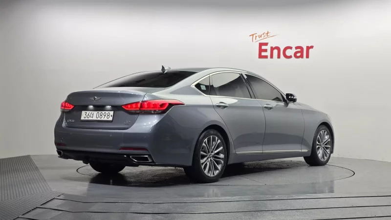 Hyundai Genesis