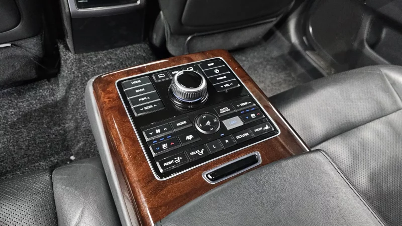 Hyundai Equus