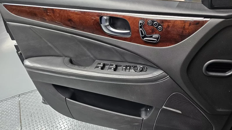 Hyundai Equus