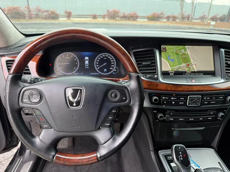 Hyundai Equus