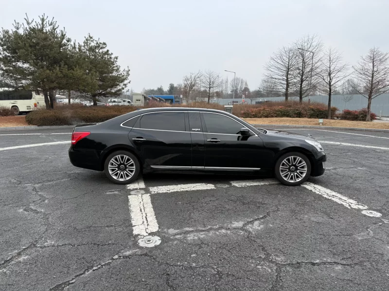 Hyundai Equus