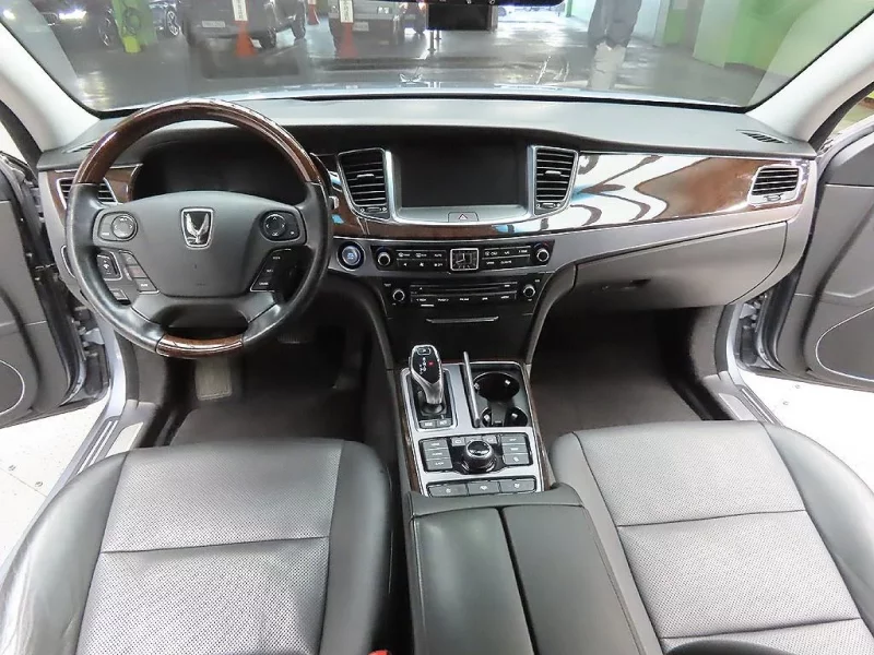 Hyundai Equus