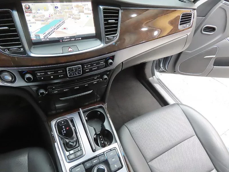 Hyundai Equus