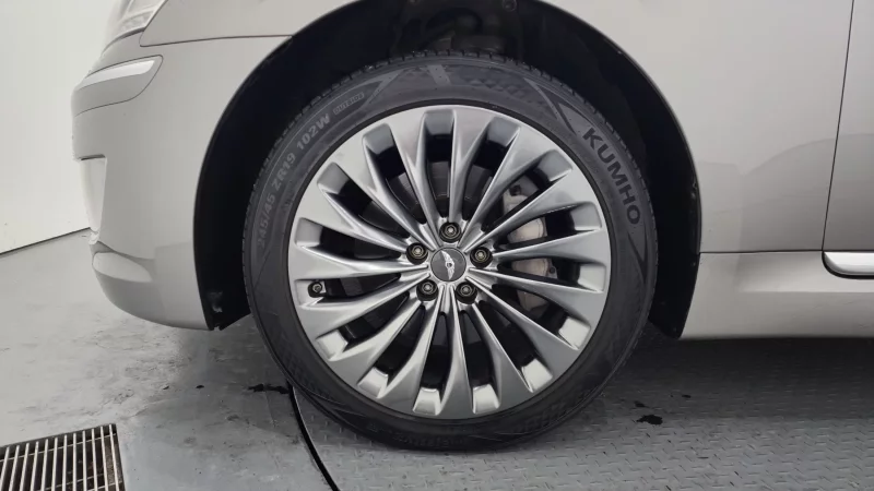 Hyundai Equus