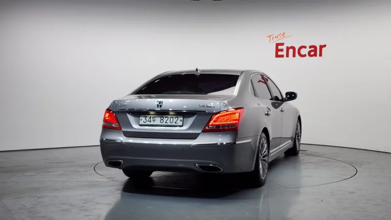 Hyundai Equus