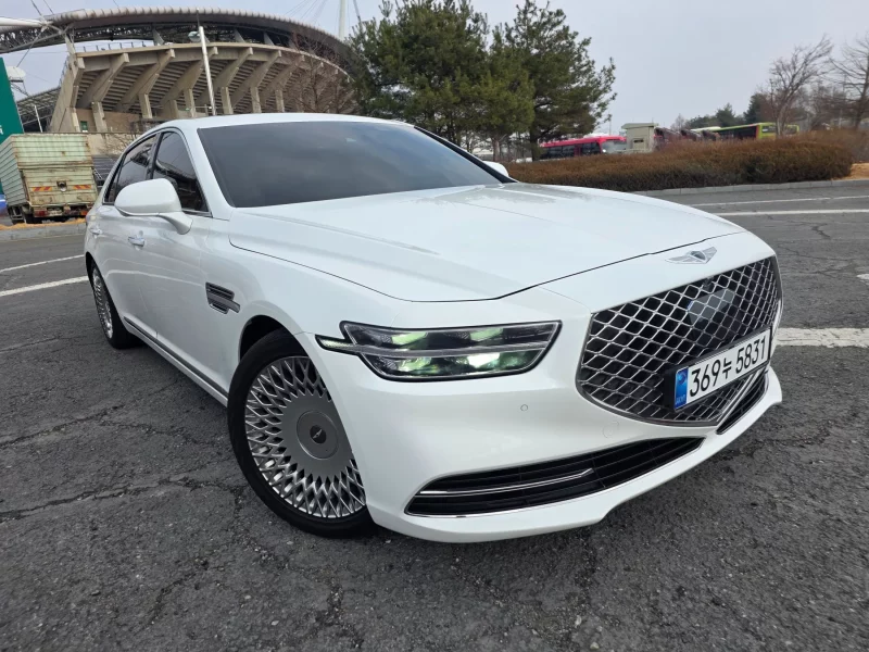 Genesis G90