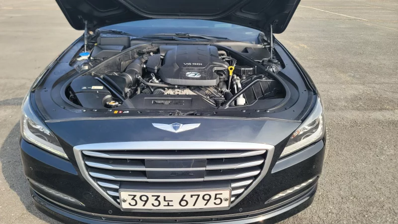 Hyundai Genesis