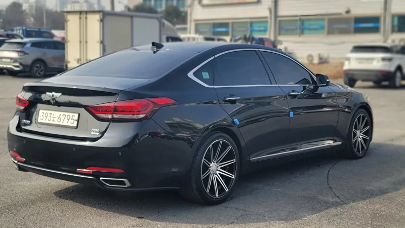 Hyundai Genesis