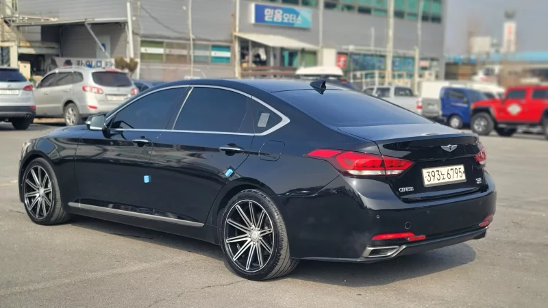 Hyundai Genesis