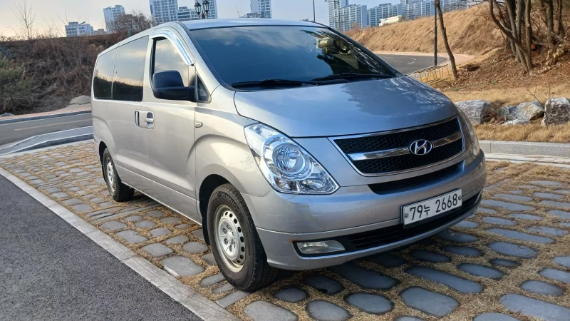 Hyundai Starex
