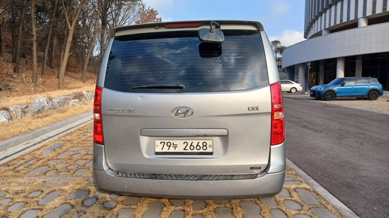 Hyundai Starex