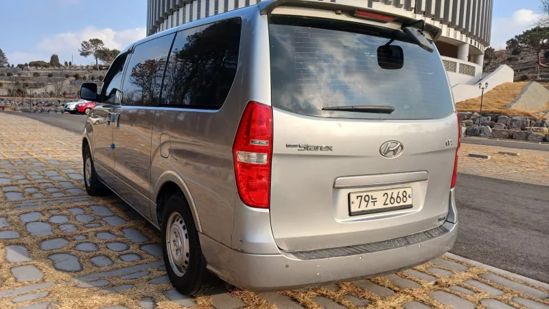 Hyundai Starex