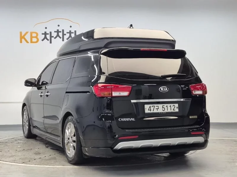 Kia Carnival
