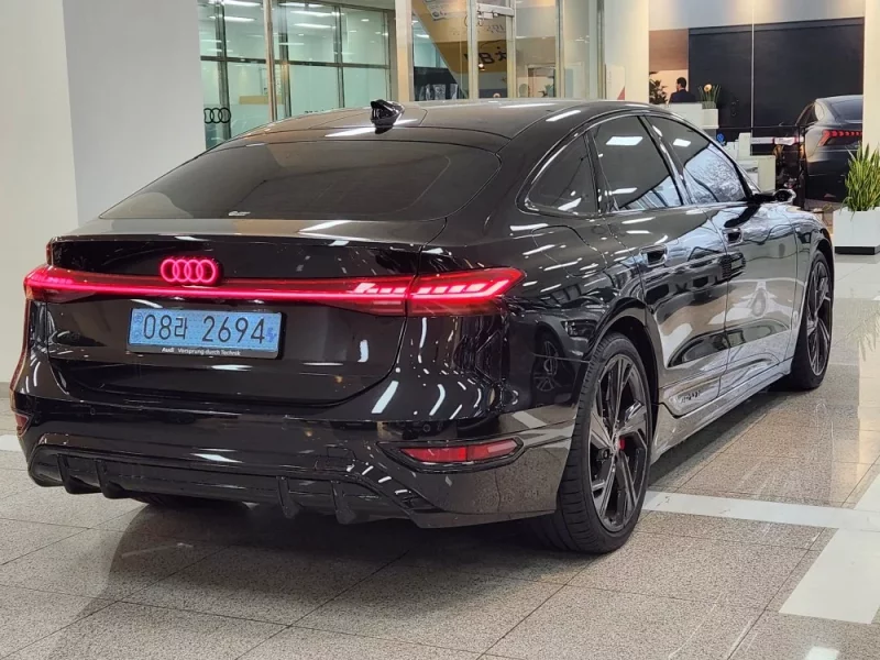 Audi A6 E-Tron