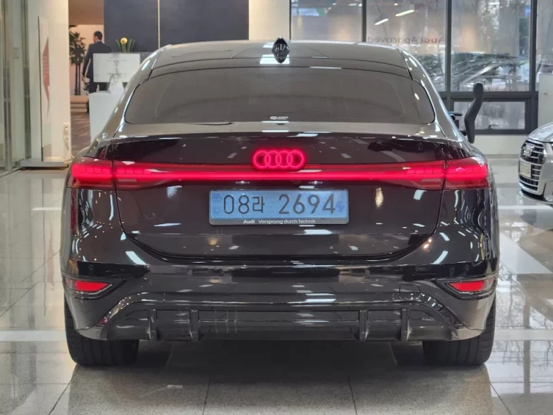Audi A6 E-Tron