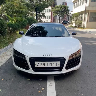Audi R8