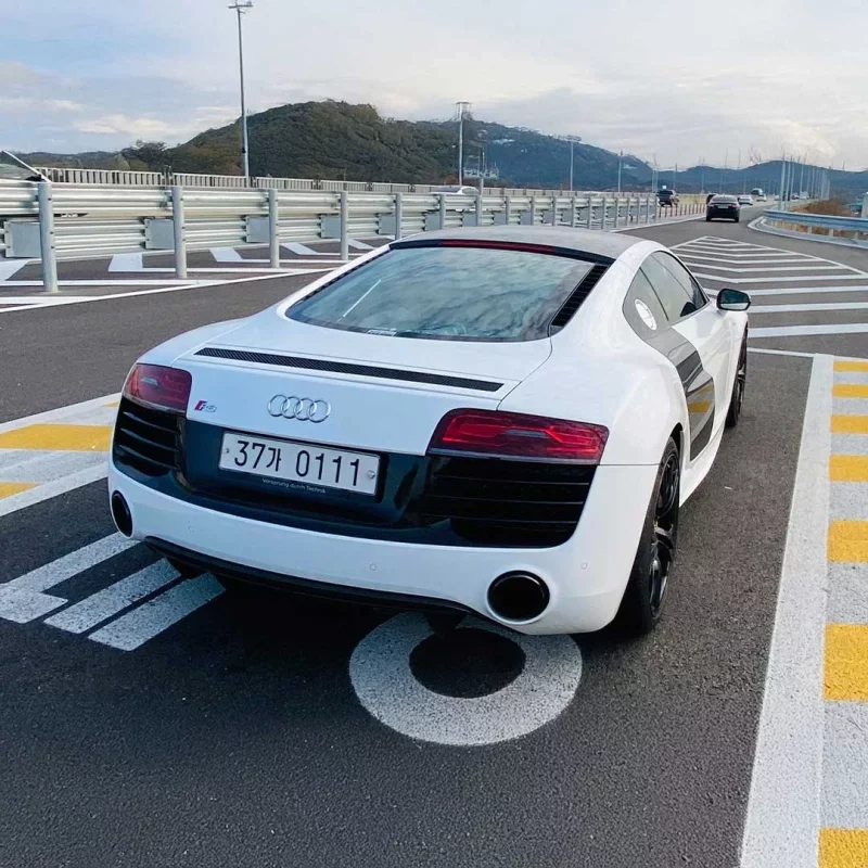 Audi R8