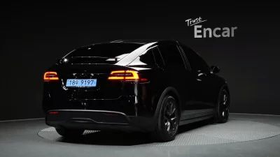 Tesla MODEL X