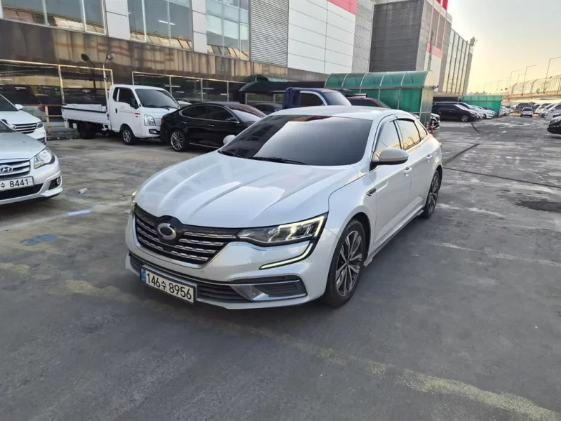 Renault SM6