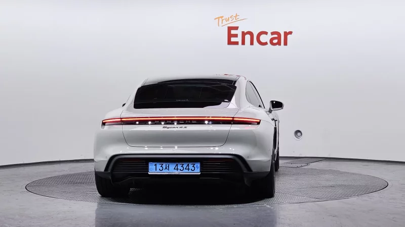 Porsche TAYCAN