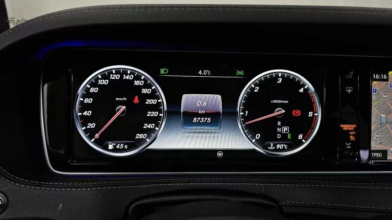Mercedes-Benz S-Class