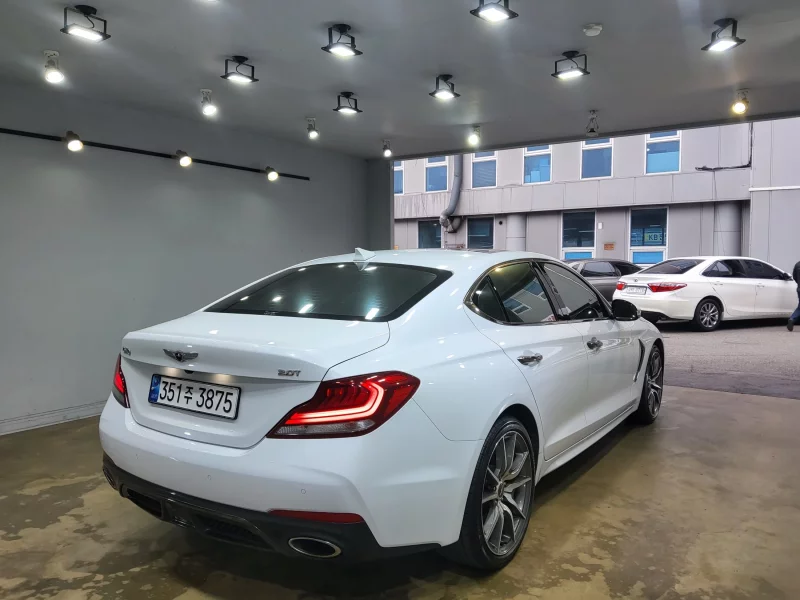 Genesis G70