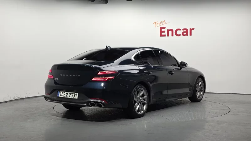 Genesis G70
