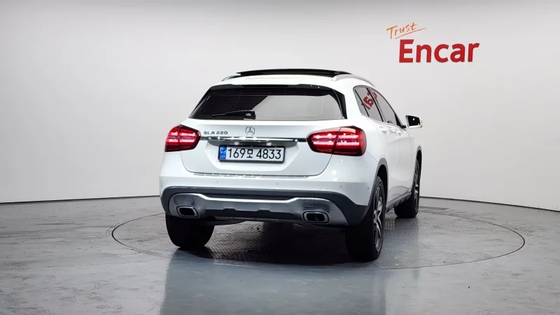 Mercedes-Benz GLA-Class