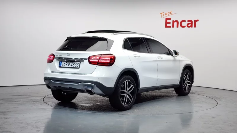 Mercedes-Benz GLA-Class