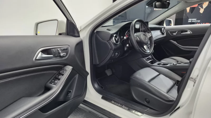 Mercedes-Benz GLA-Class
