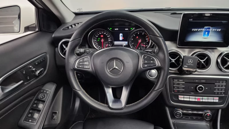 Mercedes-Benz GLA-Class