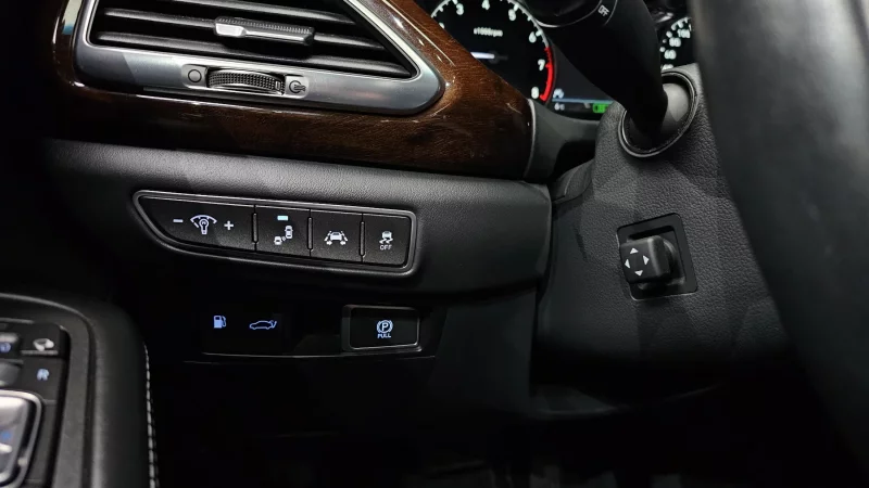 Genesis EQ900